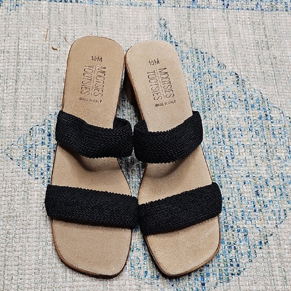 Mootsies Tootsies Black and Tan Women's Sandals - Picture 1 of 10